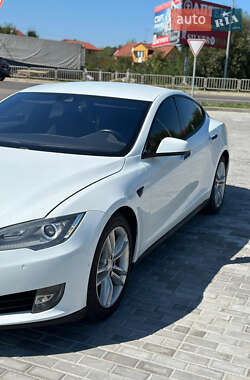 Лифтбек Tesla Model S 2015 в Львове