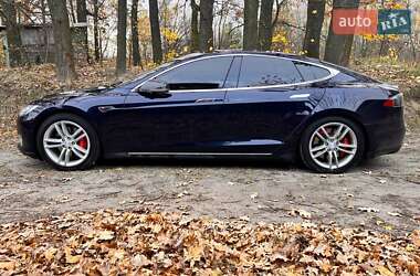 Лифтбек Tesla Model S 2015 в Киеве