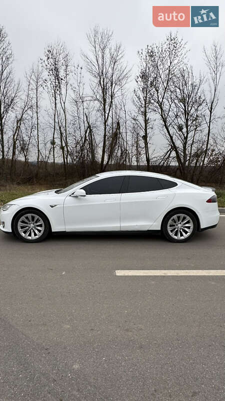 Tesla Model S 2013