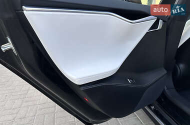 Лифтбек Tesla Model S 2017 в 