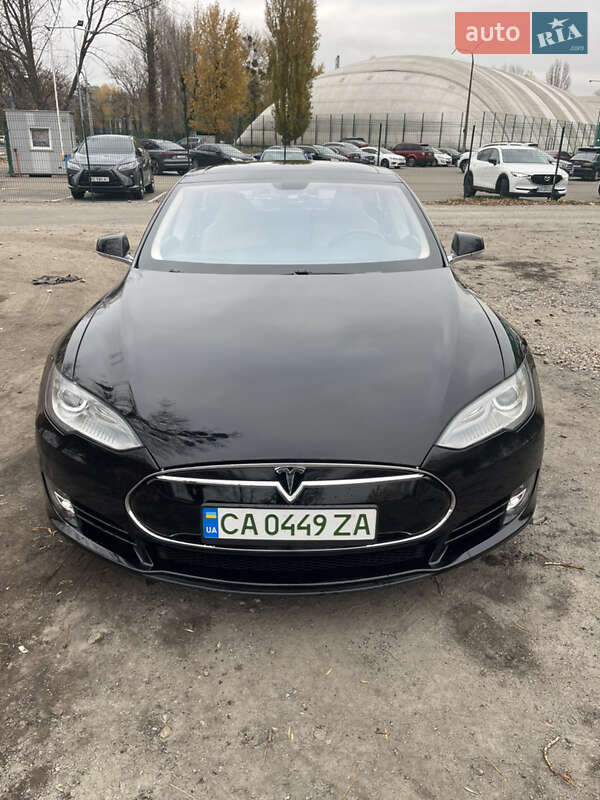 Ліфтбек Tesla Model S 2013 в Києві
