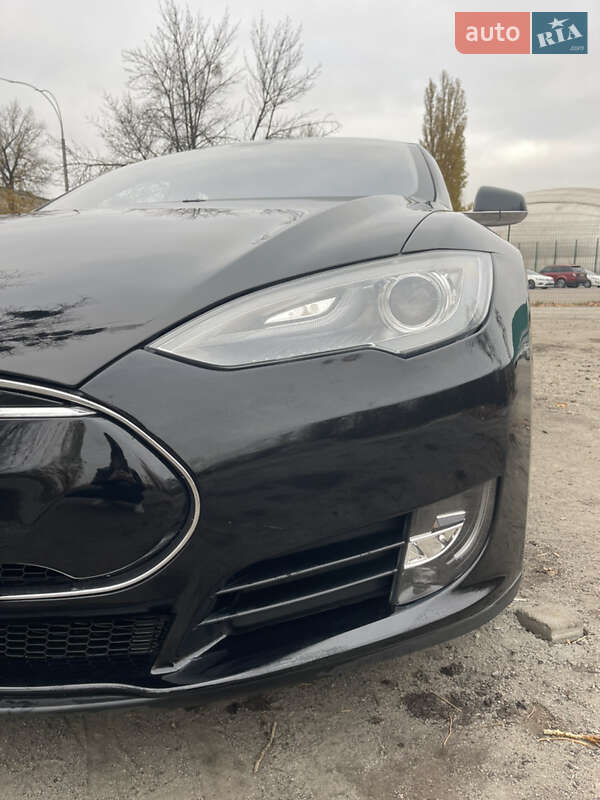 Ліфтбек Tesla Model S 2013 в Києві