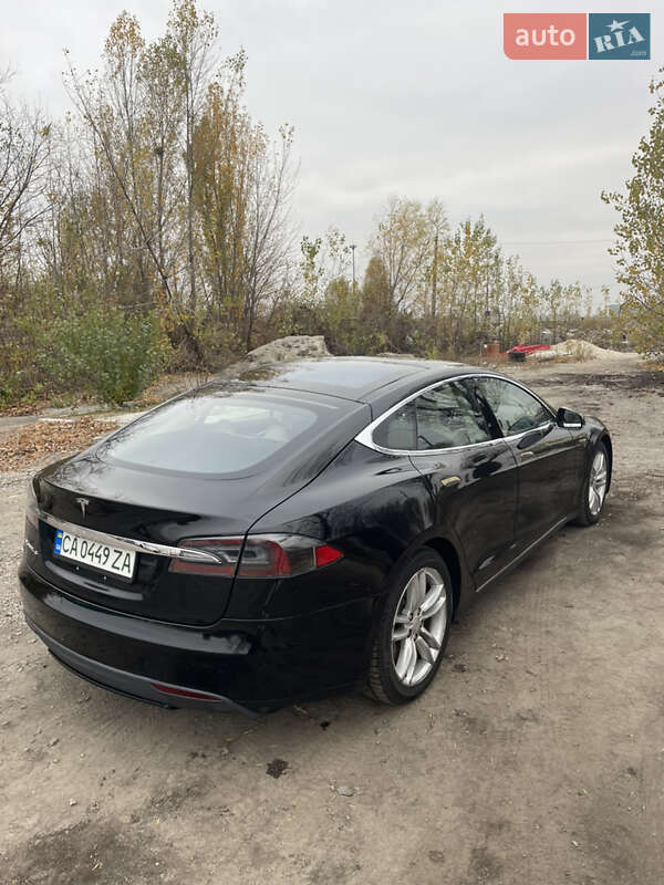 Ліфтбек Tesla Model S 2013 в Києві