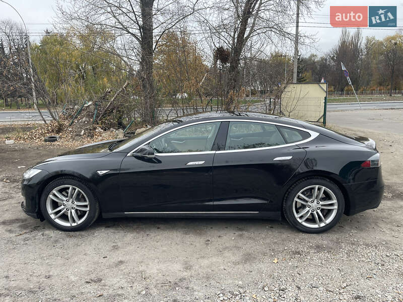 Ліфтбек Tesla Model S 2013 в Києві