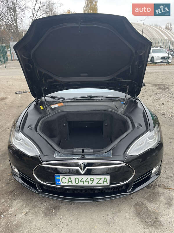 Ліфтбек Tesla Model S 2013 в Києві