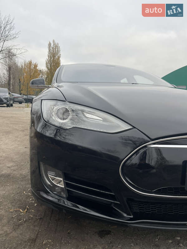 Ліфтбек Tesla Model S 2013 в Києві