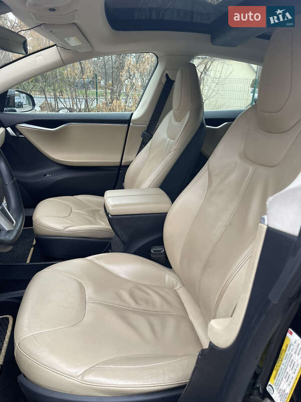Ліфтбек Tesla Model S 2013 в Києві