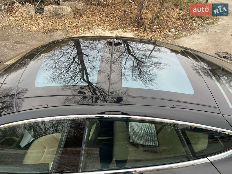Ліфтбек Tesla Model S 2013 в Києві