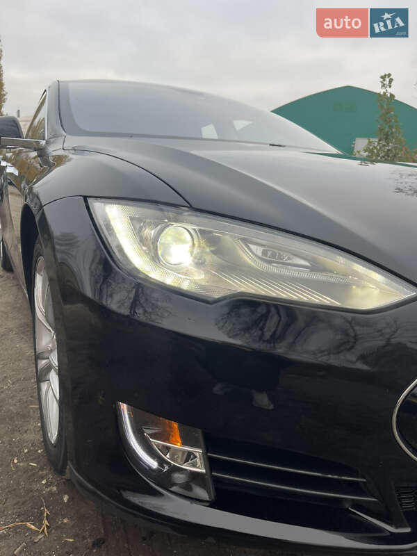 Ліфтбек Tesla Model S 2013 в Києві