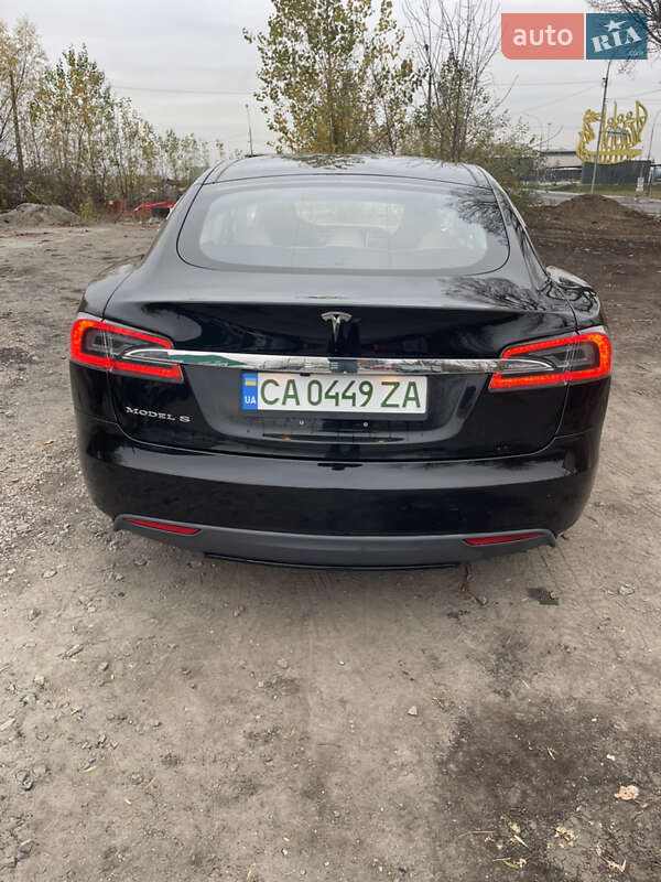 Ліфтбек Tesla Model S 2013 в Києві