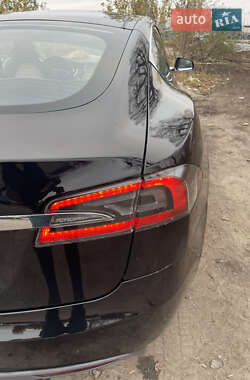 Ліфтбек Tesla Model S 2013 в Києві