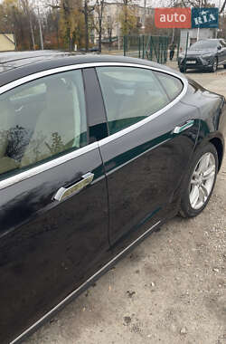 Ліфтбек Tesla Model S 2013 в Києві