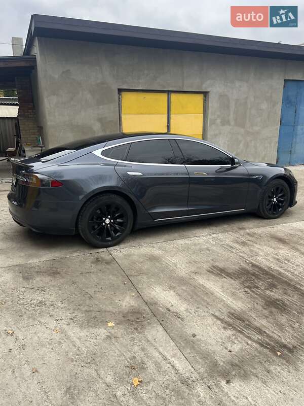 Ліфтбек Tesla Model S 2016 в Харкові фото 4 Ліфтбек Tesla Model S 2016 в Харкові