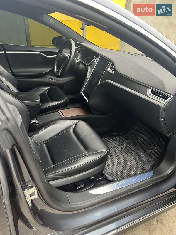 Ліфтбек Tesla Model S 2016 в Харкові фото 11 Ліфтбек Tesla Model S 2016 в Харкові