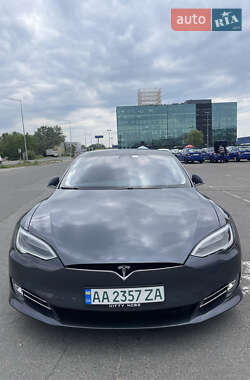 Ліфтбек Tesla Model S 2016 в Києві