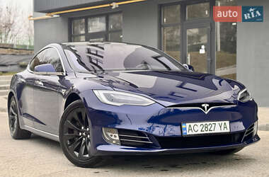 Ліфтбек Tesla Model S 2017 в Львові