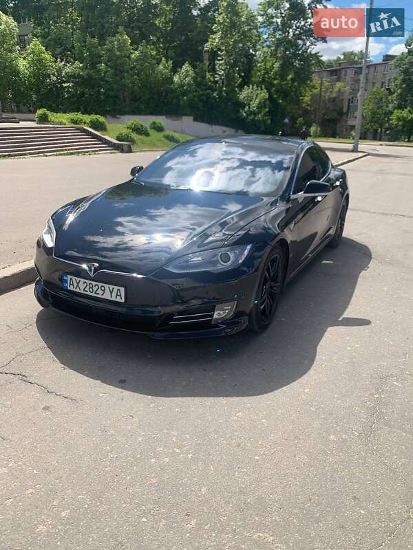 Лифтбек Tesla Model S 2015 в Харькове фото 8 Лифтбек Tesla Model S 2015 в Харькове