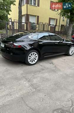 Лифтбек Tesla Model S 2018 в Киеве