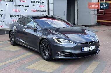 Лифтбек Tesla Model S 2020 в Киеве