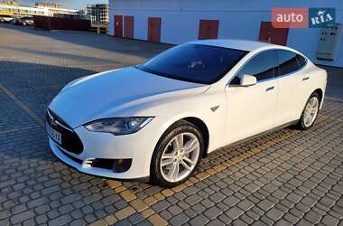 Ліфтбек Tesla Model S 2015 в Львові