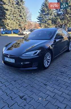 Лифтбек Tesla Model S 2016 в Черновцах