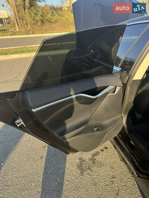 Лифтбек Tesla Model S 2015 в Броварах