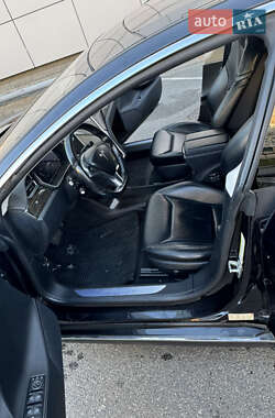 Ліфтбек Tesla Model S 2015 в 