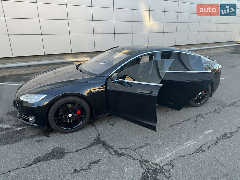 Лифтбек Tesla Model S 2015 в Броварах