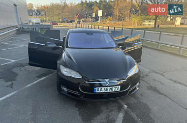 Ліфтбек Tesla Model S 2015 в 