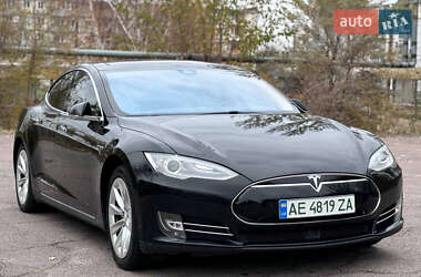Ліфтбек Tesla Model S 2015 в 
