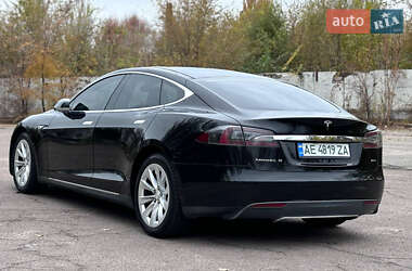 Ліфтбек Tesla Model S 2015 в 