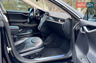 Ліфтбек Tesla Model S 2015 в 