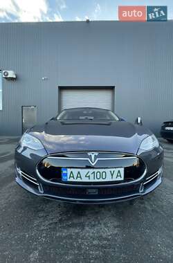 Лифтбек Tesla Model S 2014 в 