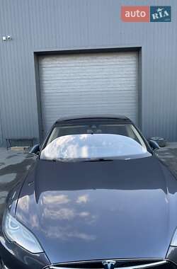 Лифтбек Tesla Model S 2014 в 