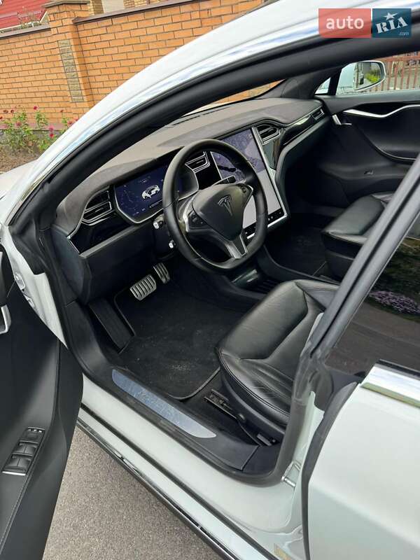 Лифтбек Tesla Model S 2014 в Виннице