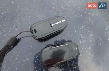 Лифтбек Tesla Model S 2015 в 