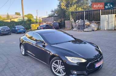 Ліфтбек Tesla Model S 2016 в Львові