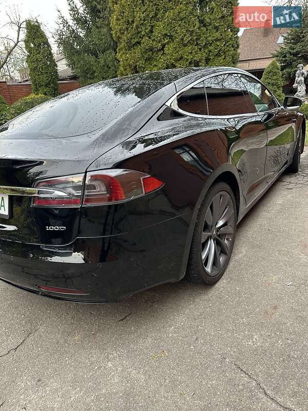 Ліфтбек Tesla Model S 2017 в Харкові