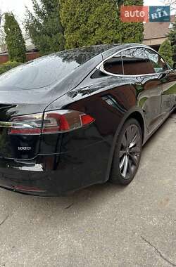 Лифтбек Tesla Model S 2017 в 