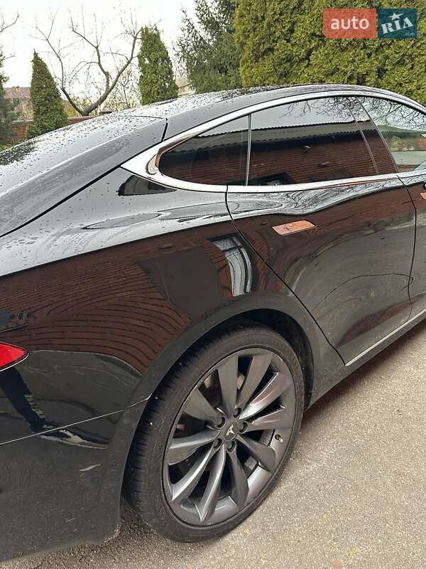 Ліфтбек Tesla Model S 2017 в Харкові