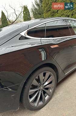 Лифтбек Tesla Model S 2017 в 