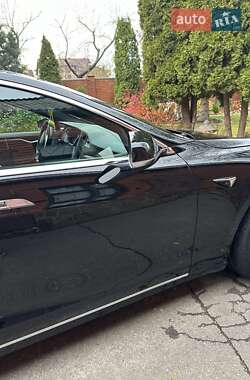 Лифтбек Tesla Model S 2017 в 