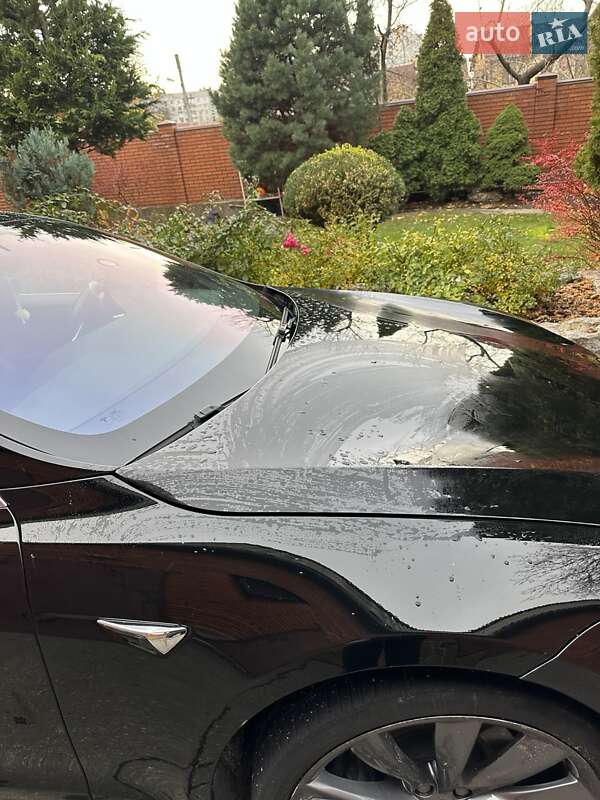 Ліфтбек Tesla Model S 2017 в Харкові