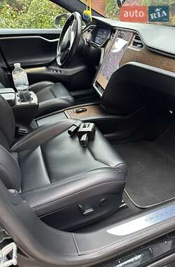 Лифтбек Tesla Model S 2017 в 
