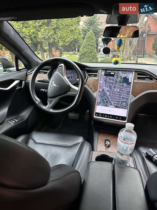 Ліфтбек Tesla Model S 2017 в Харкові