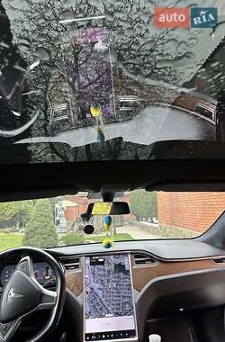 Лифтбек Tesla Model S 2017 в 