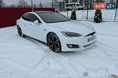 Лифтбек Tesla Model S 2015 в Киеве