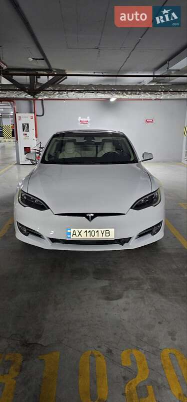 Ліфтбек Tesla Model S 2018 в Харкові