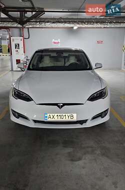 Лифтбек Tesla Model S 2018 в 