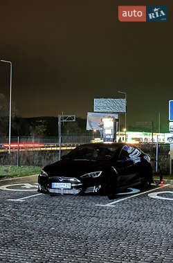 Лифтбек Tesla Model S 2017 в 